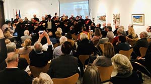 Un momento de la actuación de Troyanos de Compostela. Un momento de la actuación de Troyanos de Compostela.