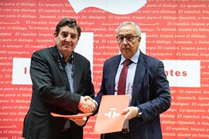 Luis García Montero –a la izda.– y Alejandro Blanco sellan el acuerdo, que podrá ampliarse a otras citas olímpicas o deportivas en el extranjero. Luis García Montero –a la izda.– y Alejandro Blanco sellan el acuerdo, que podrá ampliarse a otras citas olímpicas o deportivas en el extranjero.
