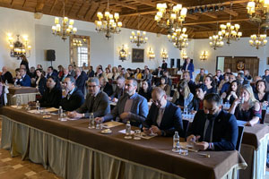 Asistentes al encuentro desarrollado en Baiona.