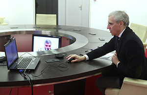 Francisco Conde, durante la reunión con representantes del Clúster Alimentario de Galicia.