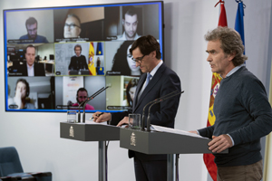 El ministro de Sanidad, Salvador Illa, y el director del Centro de Coordinación de Alertas y Emergencias Sanitarias, Fernando Simón, durante la rueda de prensa en la que han informado de los territorios que pasan a la fase 1.