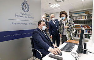 Oviedo. 3-6-2020. El presidente del Principado de Asturias, Adrián Barbón, preside la reunión telemática del jurado del Premio Princesa de Asturias de la Concordia 2019.
Foto: Armando Álvarez
