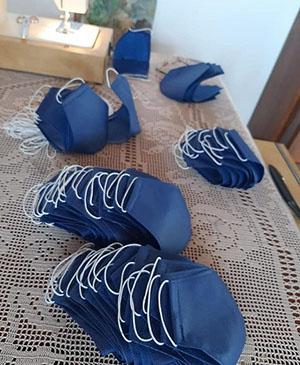 Mascarillas hechas por la Asociación Española de Socorros Mutuos de Comodoro Rivadavia.