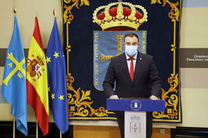 Oviedo. 20-7-2020. El presidente del Principado, Adrián Barbón, ofrece una rueda de prensa para hacer balance del primer año de mandato.
Foto: Armando Álvarez.