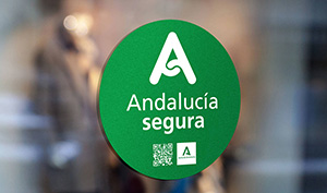 El distintivo ‘Andalucía-Segura’ en un establecimiento hotelero.