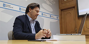 Rodríguez Miranda, durante la reunión con los representantes de los centros gallegos en Alemania.