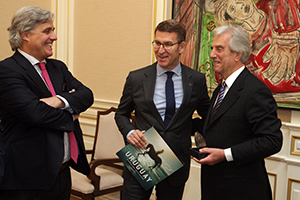 O responsable do Goberno autonómico, Alberto Núñez Feijóo, acompañado de membros do Goberno galego, recibirá o presidente da República Oriental do Uruguai, Tabaré Vázquez, e os seus ministros, con motivo da súa visita institucional á Comunidade. A continuación manterán unha reunión no despacho do presidente.