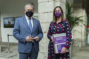 Presentacion de los presupuestos para el año 2021 en el Parlamento de Cantabria