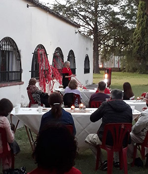 Los asistentes pudieron disfrutar de cuentos y relatos a cargo del grupo.