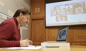 Rodríguez Miranda, durante la videoconferencia con representantes de las entidades gallegas en Madrid.
