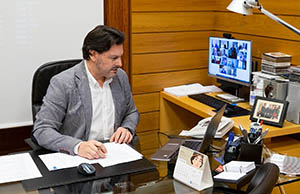 18,00 h.- O secretario xeral da Emigración, Antonio Rodríguez Miranda, presidirá a Comisión Delegada do Consello de Comunidades Galegas. Na Secretaría Xeral (praza de Mazarelos, 15).
foto xoán crespo
08/02/2021