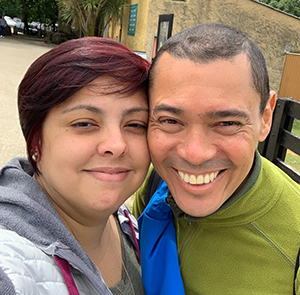 Roselyn con su marido