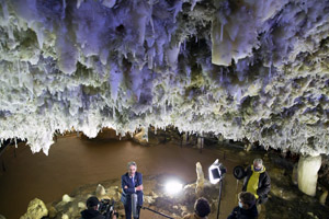 11:30.- Cueva de El Soplao
Fotografía del presidente de Cantabria, Miguel Ángel Revilla.
marcano
soplao cueva
ambar
excentricas
nr
11 may 21