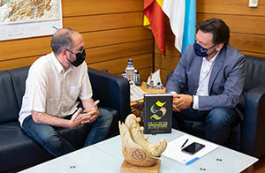 10,30 h.- O secretario xeral da Emigración, Antonio Rodríguez Miranda, coñecerá o proxecto de edicións de publicacións académicas dun galego retornado a Santiago de Compostela dende o Reino Unido. No 1º andar da Secretaría Xeral (praza de Mazarelos, 15).
foto xoán crespo
11/06/2021