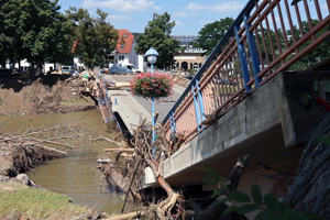 Puente caido