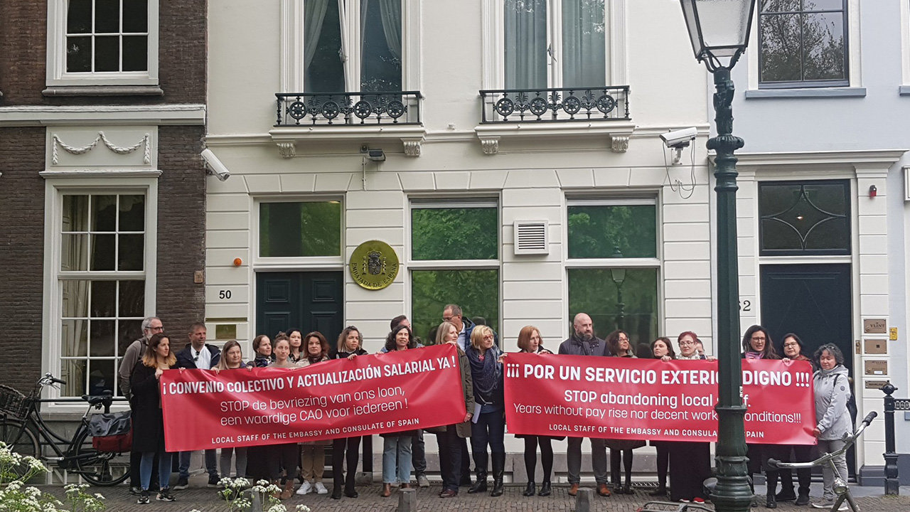 Movilización Embajada de España en La Haya
