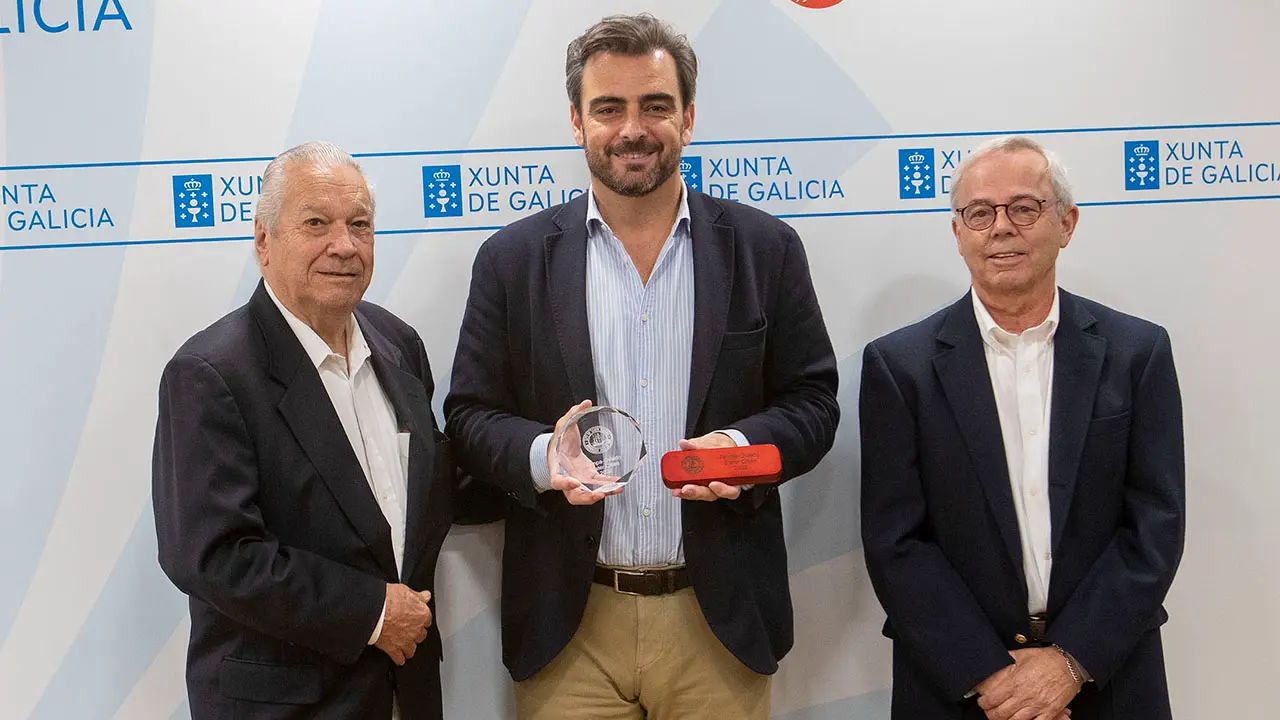 O vicepresidente segundo e conselleiro de Presidencia, Xustiza e Deportes, Diego Calvo, recibe a representantes da Confraría dos Cabaleiros da Orde de Santiago da cidade de Tampa.