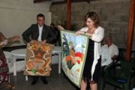  Bayona y González recibieron artesanías hechas en los talleres del Centro Balear.