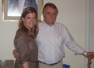 Victoria Cristóbal, con Benito Grande, presidente del Partido Popular en Uruguay, en una reciente visita a ese país.
