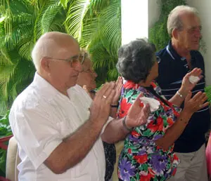 Fidalgo se reuni&oacute; con la colonia espa&ntilde;ola de Camag&uuml;ey.