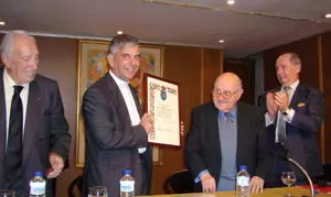 El asturiano recibió el premio en Madrid.