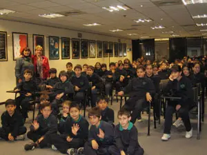 Los alumnos, en las insatalaciones de la Oficina.