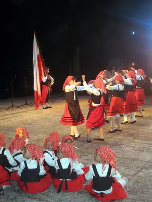 La bandera de la Autonomía flotó en el ‘García Lorca’.