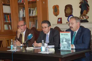 Manuel Luis Rodríguez, Miguel A. Seco y Ramón Villares, durante la presentación.