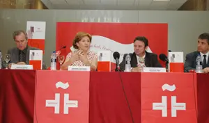  Carmen Caffarel presidió el acto de presentación del libro.