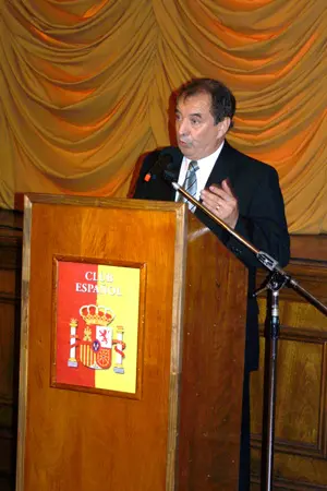  El presidente de la Federación, Arturo Pérez Rodríguez, en el momento de dirigirse al público.