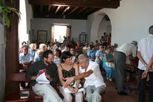 Álvarez, y Ventura, viendo el espectáculo organizado en Matanzas.