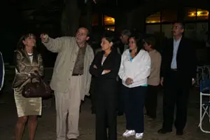 Ameijeiras guió a la conselleira en un recorrido por las instalaciones del campo de deportes.