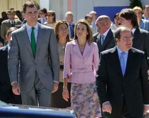 Los Príncipes y el presidente de Castilla y León, Juan Vicente Herrera, en la visita a Soria.