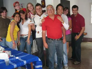 Parte de los expedicionarios, junto a su guía, José Manuel Armas Pérez.