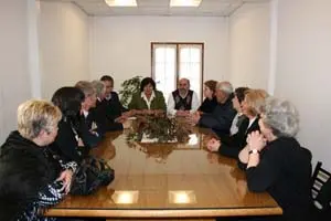 Hernández se reunió con directivos de los centros canarios Zona Norte, de Rosario y La Plata.