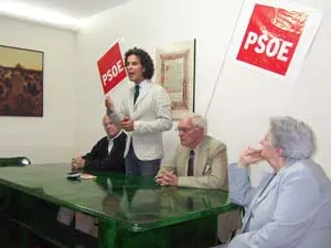  Pedro Zerolo se reunió con la Agrupación Socialista en el DF.
