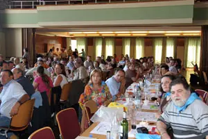 Más de doscientas personas acudieron al evento.
