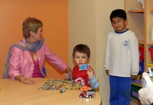  Rumí saludó a los niños de la guardería del Centro Galicia de Buenos Aires.