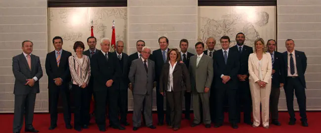  Herrera, con los miembros del Consejo de la Emigración de Castilla y León.