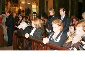 Rafael Louzán y el resto de autoridades asistieron a la misa en memoria de José Cuiña.