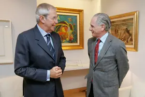Emilio Pérez Touriño conversa con Alfredo Toro, durante el encuentro.