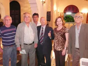El folclorista canario Alfonso Ramírez; José Armas, secretario general de ACBC Isla de La Gomera; Orlando Colmenares, de ‘Presencia Canaria’; el maestro Carlos Almenar, Miriam Prieto y Enrique Plasencia, presidente de la Asociación.