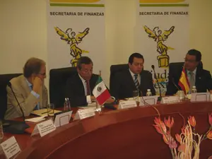 Fernández Mato firmó un convenio con el Gobierno de la Ciudad de México.