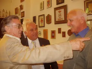 El presidente de la Diputación, con directivos del Centro Orensano.