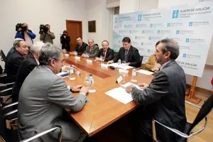 Ramón Fernández Antonio durante la reunión con los presidentes de las cámaras de comercio.
