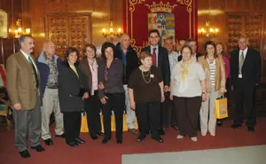 Maíllo con los participantes en la Operación Añoranza.