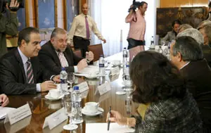  El ministro de Trabajo, Celestino Corbacho, durante la reuni&oacute;n con los agentes sociales.