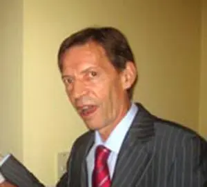 Carlos Alonso Zaldívar.