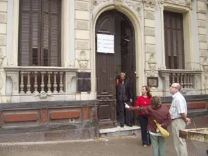 Rodríguez, durante su visita a las obras de la sede del Patronato en Montevideo.