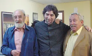 Paco Ignacio Taibo I –a la derecha–, junto a sus amigos Ángel González y Joaquín Sabina.